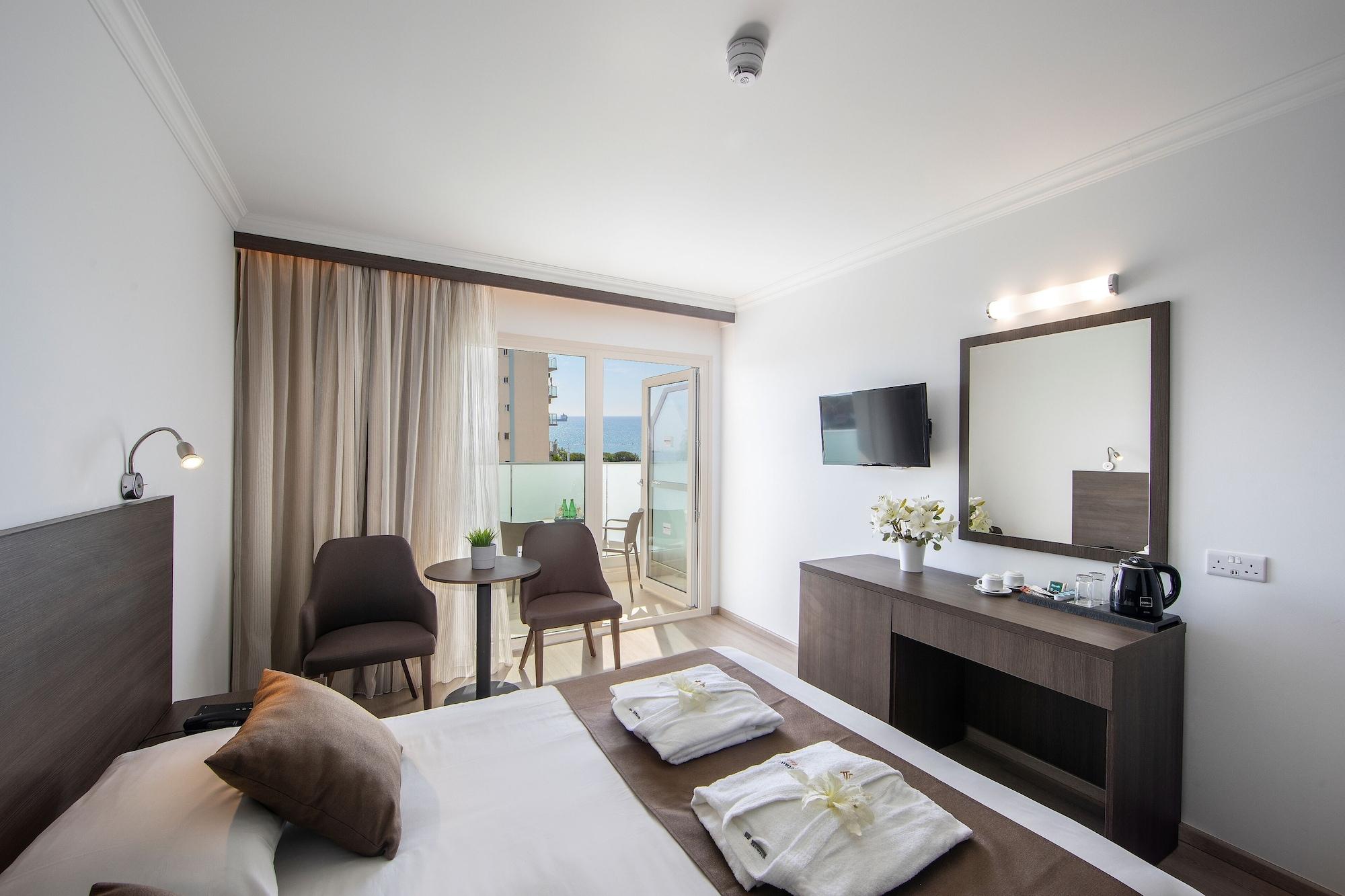 Kapetanios Limassol Hotel ภายนอก รูปภาพ