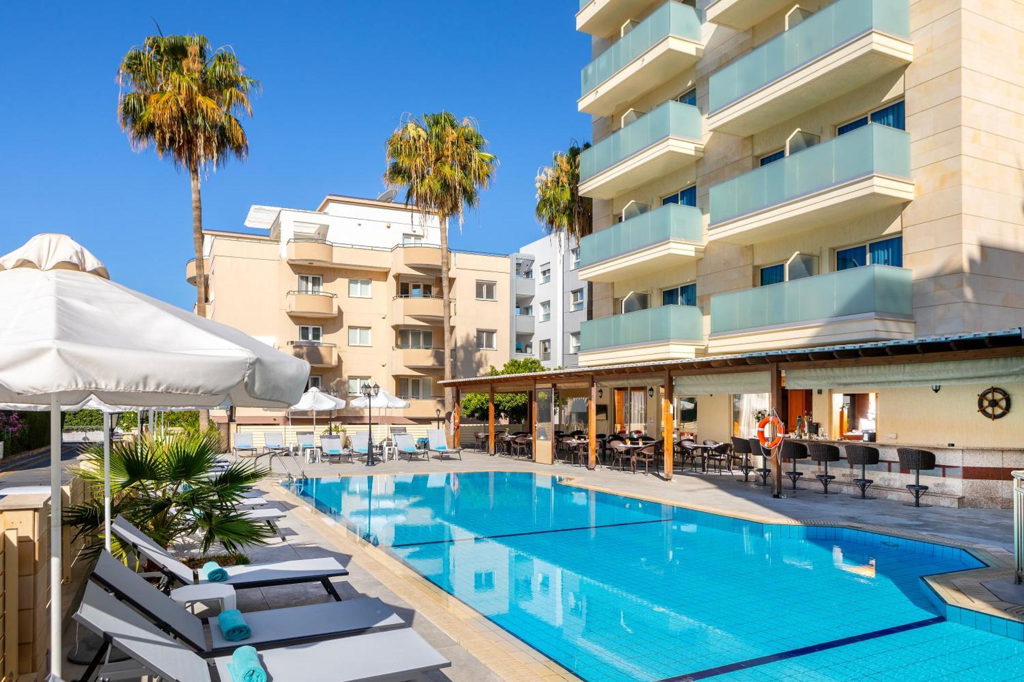Kapetanios Limassol Hotel ภายนอก รูปภาพ