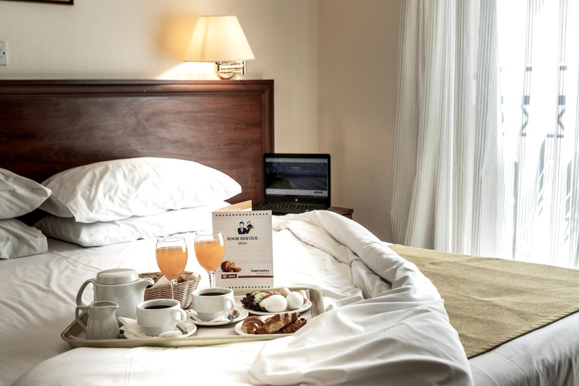 Kapetanios Limassol Hotel ภายนอก รูปภาพ