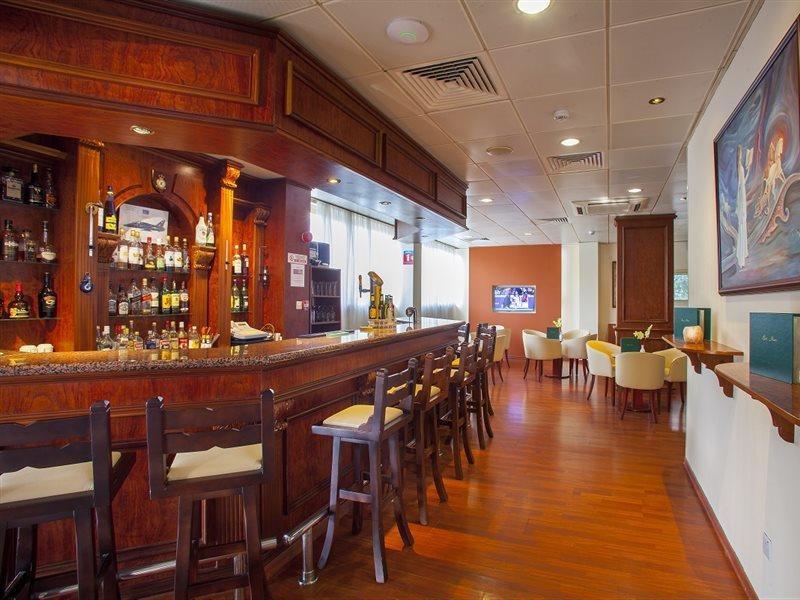 Kapetanios Limassol Hotel ภายนอก รูปภาพ