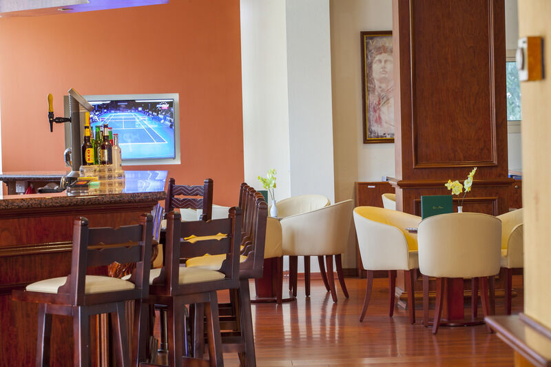 Kapetanios Limassol Hotel ภายนอก รูปภาพ